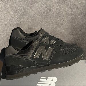 New Balance Men’s Sneakers 574 Black Size 9.5 US
